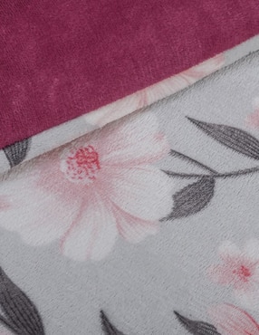 Cobertor Intima Hogar Cielo Amarena estampado floral