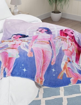 Cobertor Providencia Guerreras K-Pop Voice estampado infantil