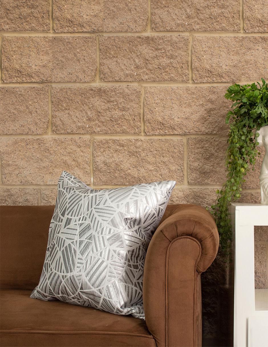 Cojín decorativo geométrico plata 2