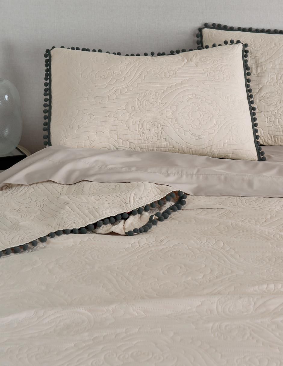 Set edredón real textil pompones sin temática